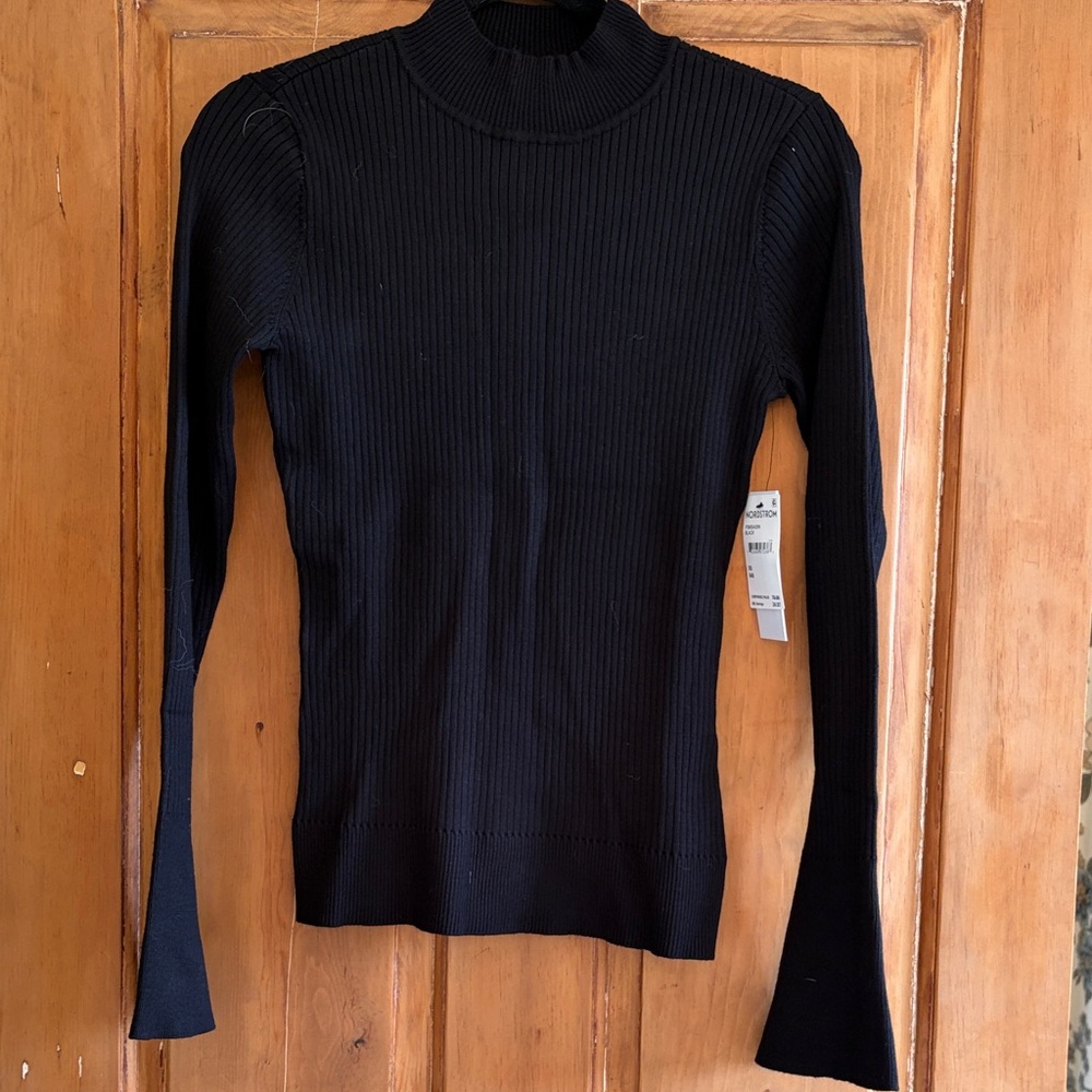 DKNY
Bell sleeve sweater